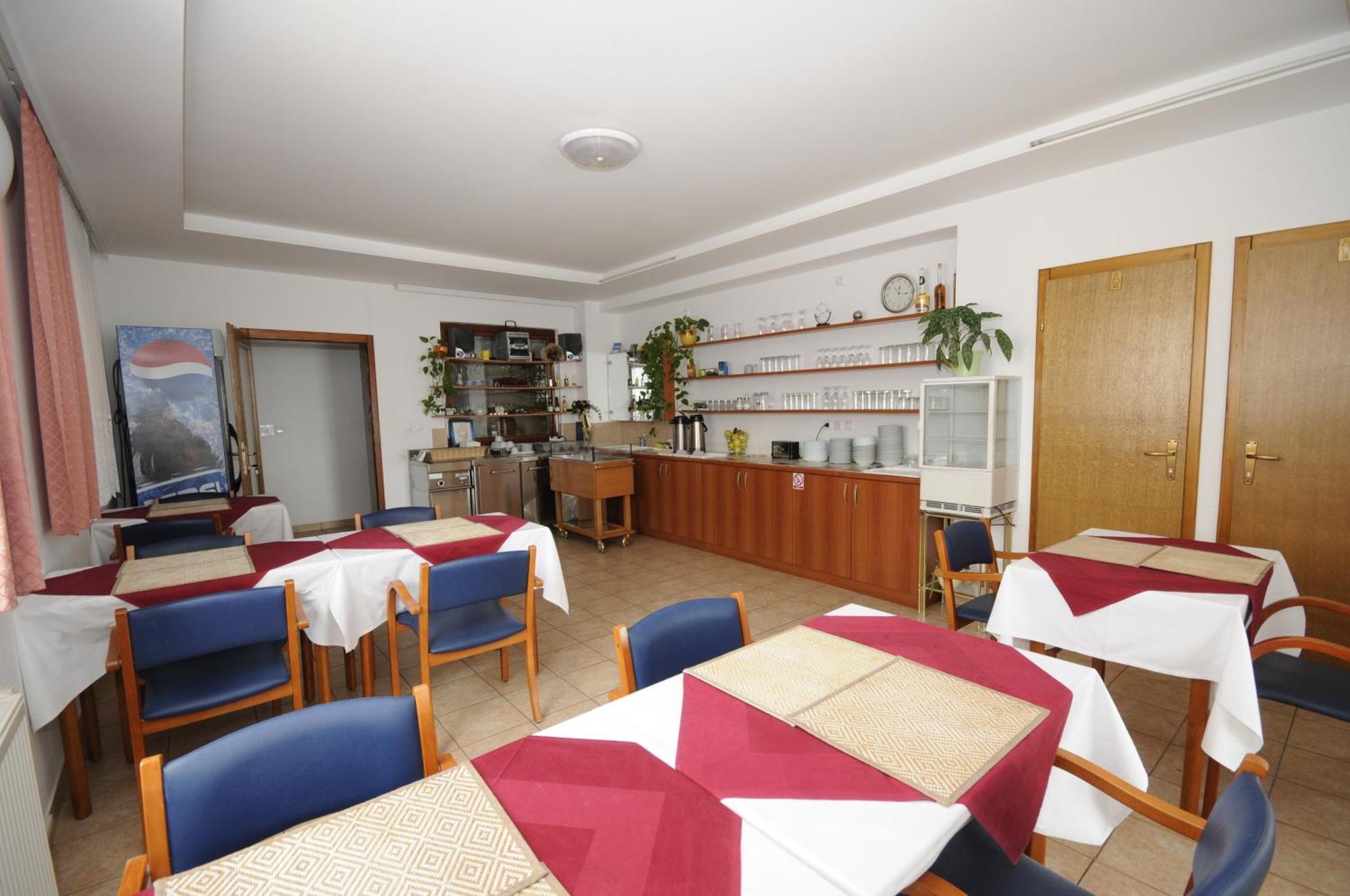 Bed and Breakfast Pansion Antonio Славонски-Брод Экстерьер фото