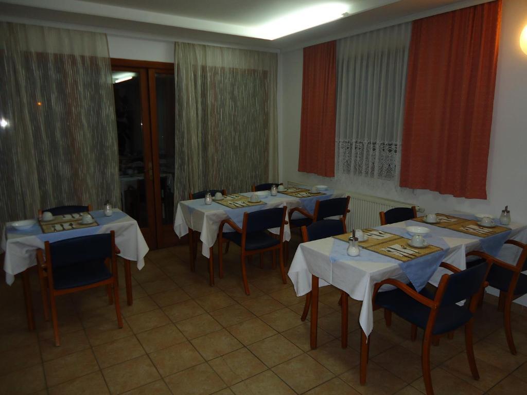 Bed and Breakfast Pansion Antonio Славонски-Брод Экстерьер фото