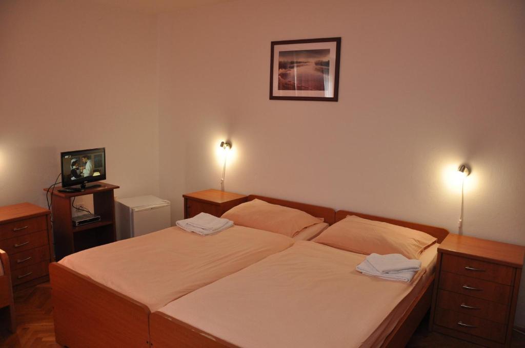 Bed and Breakfast Pansion Antonio Славонски-Брод Экстерьер фото